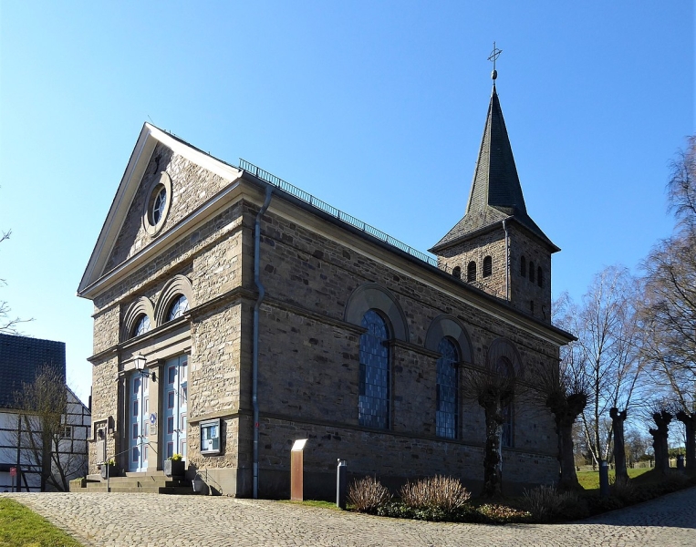 Evangelische_Kirche_Delling_16